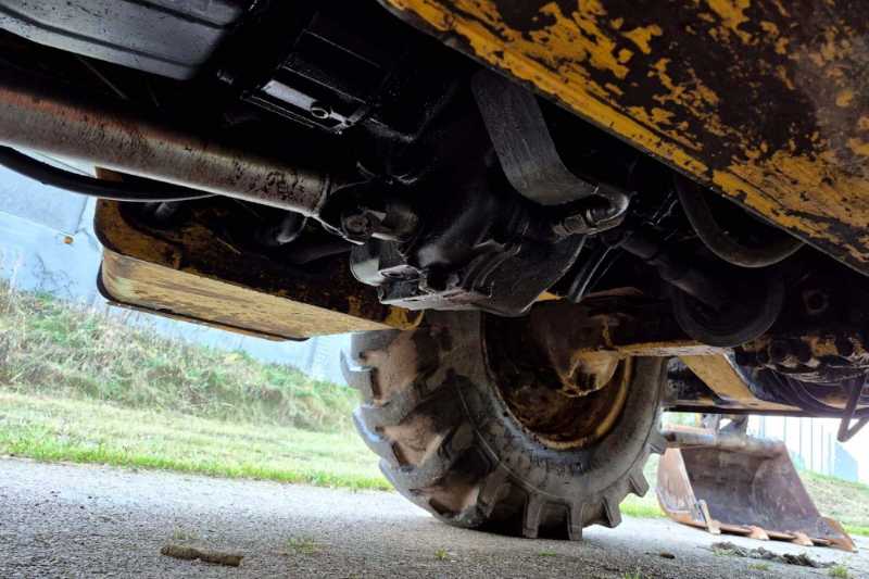 OmecoHub - Immagine KOMATSU WB93R-5